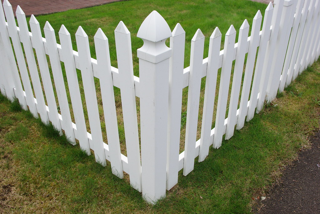 vinyl fence