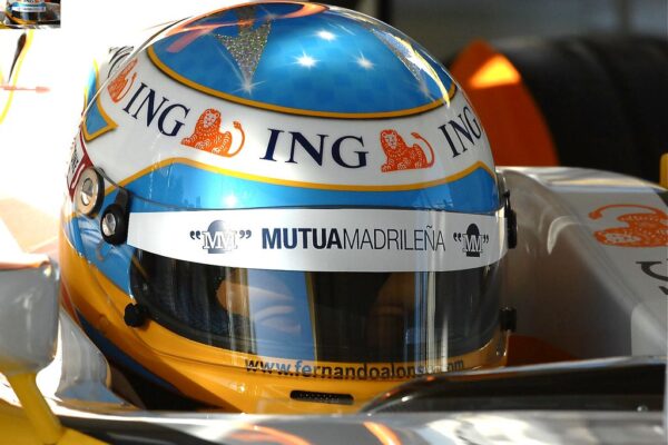 customizing your race car helmet options for personalization